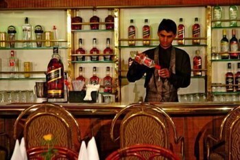 Hotel Bar