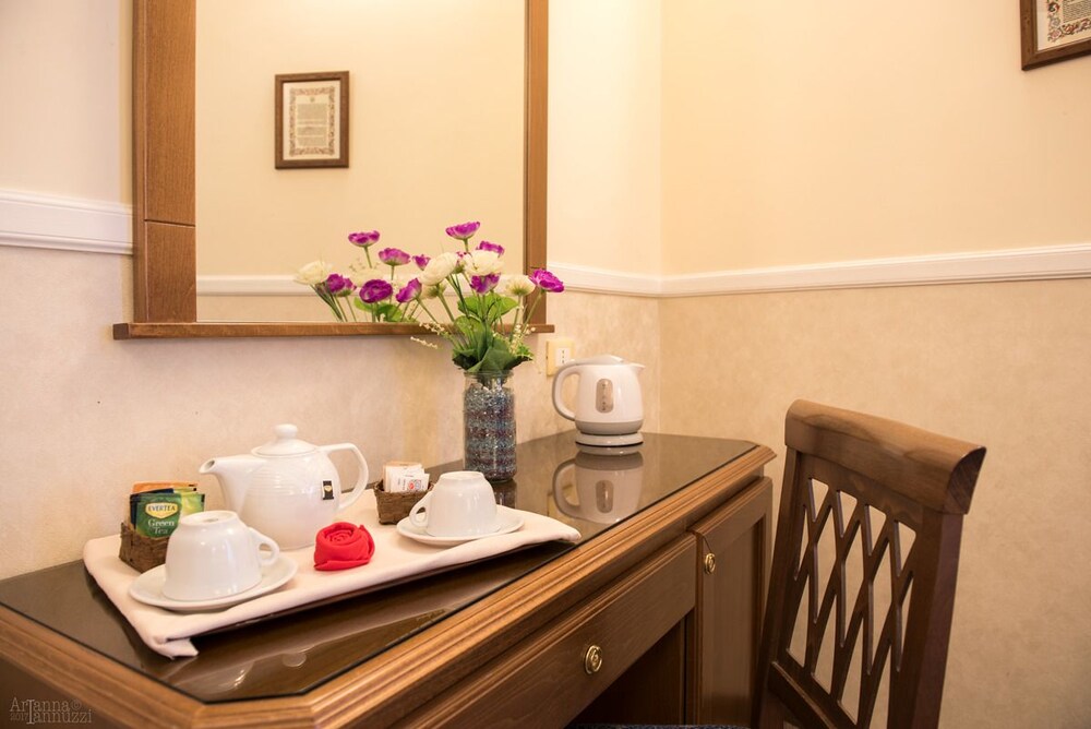 Room Service - Dining