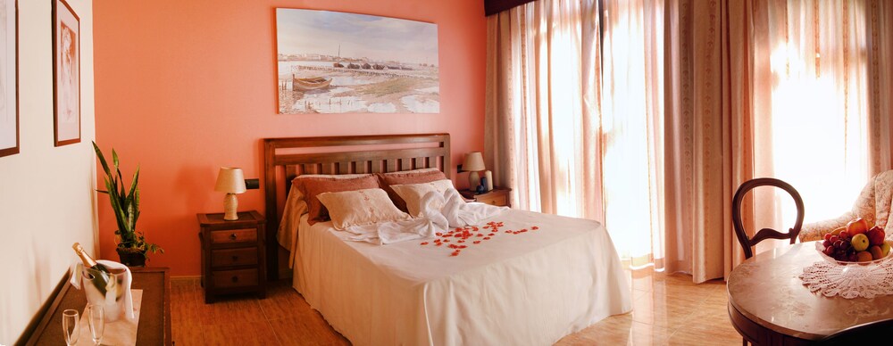 Double Room - Guestroom