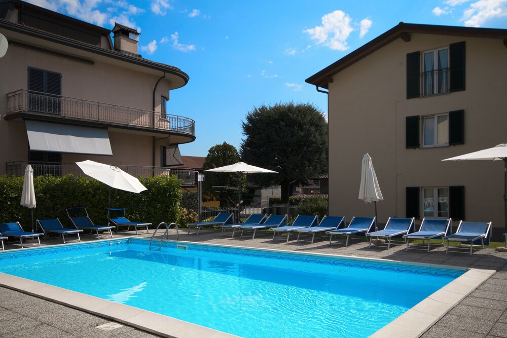 Piscina all'aperto