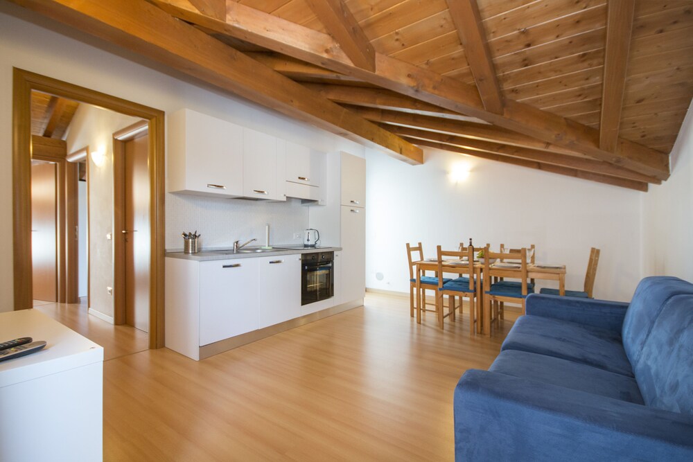 Pasti in camera (Appartamento, 2 camere da letto, terrazzo (Attic))