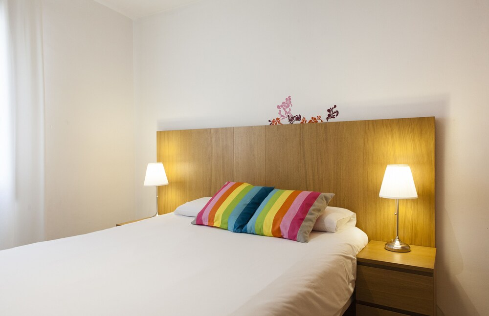 Standard Apartment, 1 Bedroom (4 pax) - Guestroom