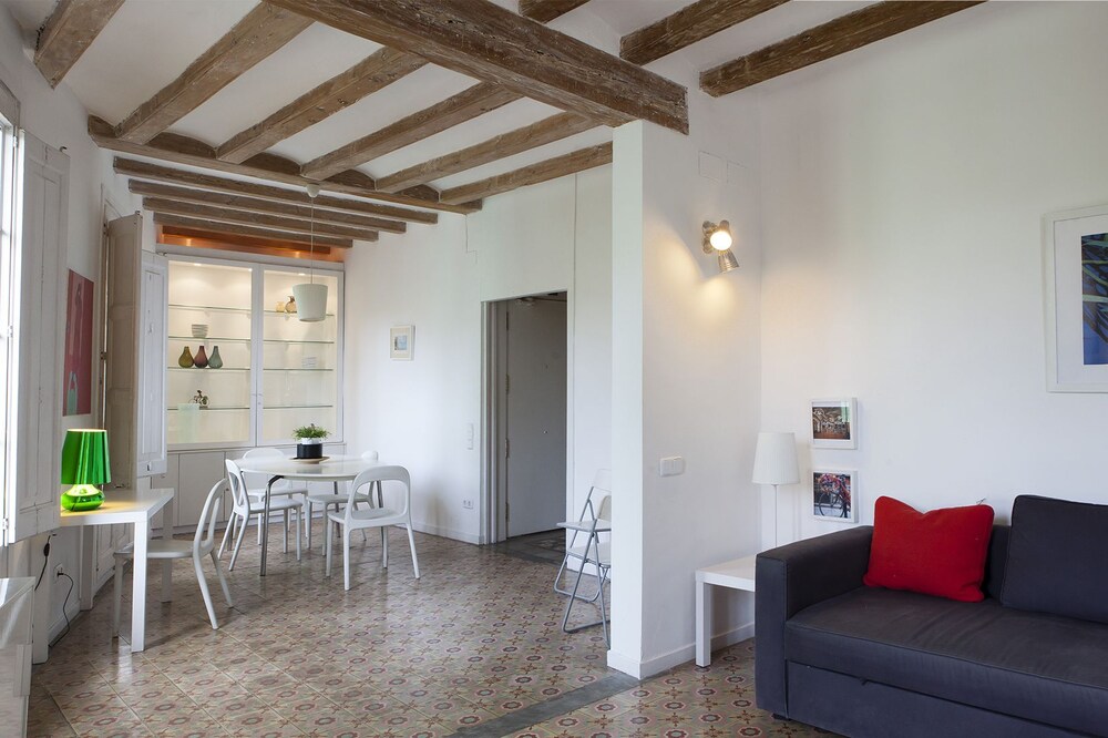 Standard Apartment, 4 Bedrooms (10 pax) - Living Room