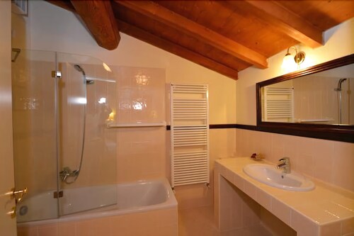 Luxury Apartment, 3 Bedrooms, Non Smoking - Bathroom