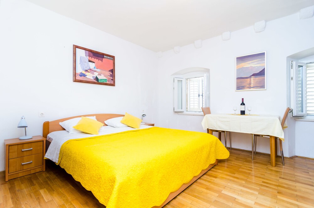 Standard Studio - Guestroom