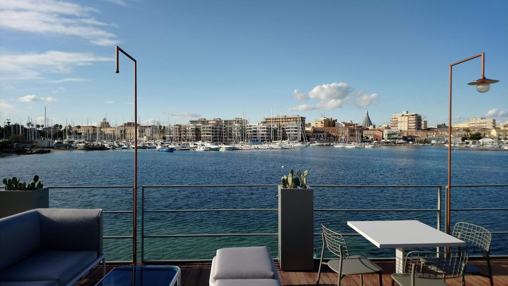 Sundeck