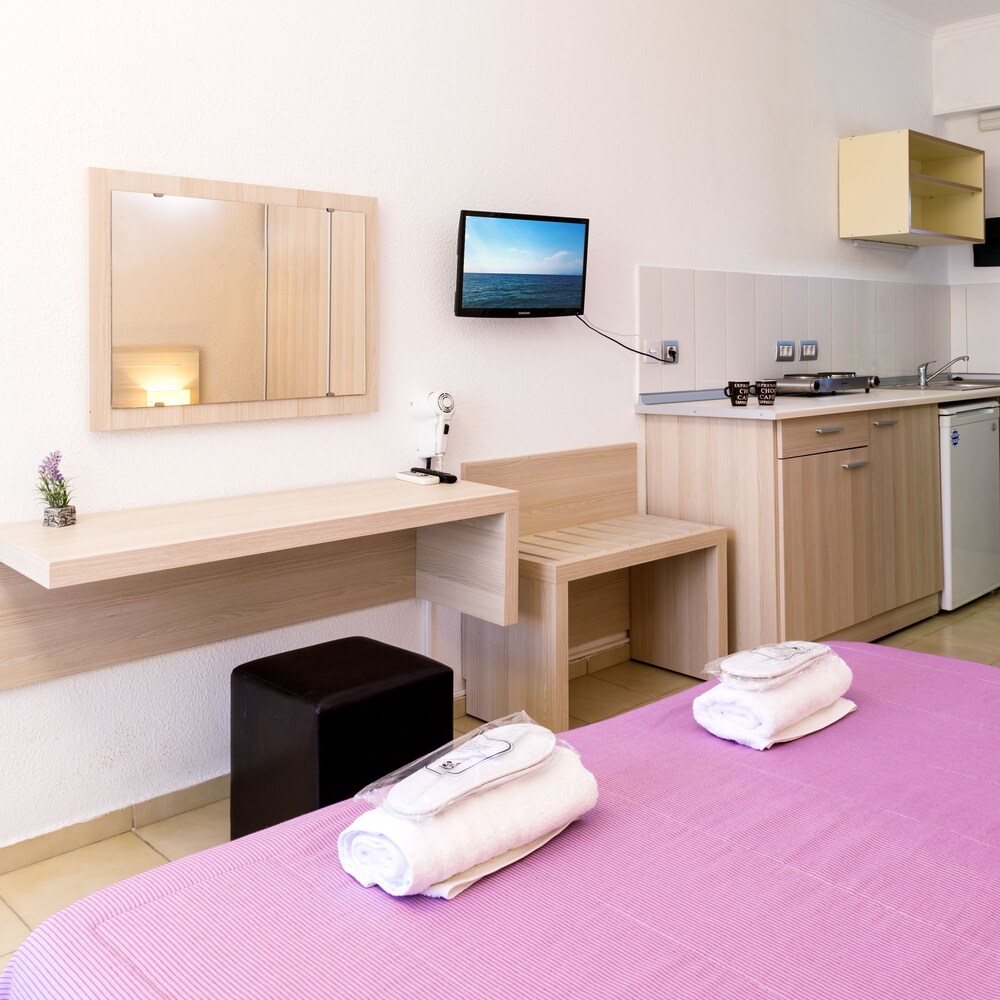 Superior Studio - In-Room Kitchenette