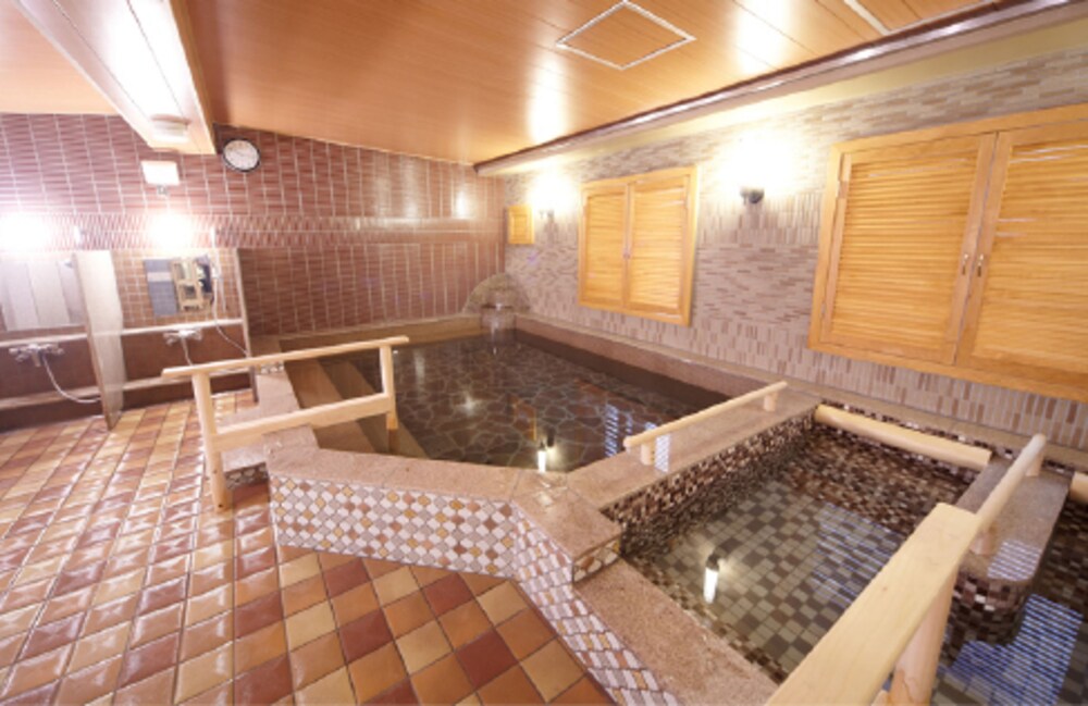 屋内スパ浴槽