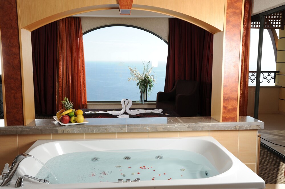 Jetted Tub