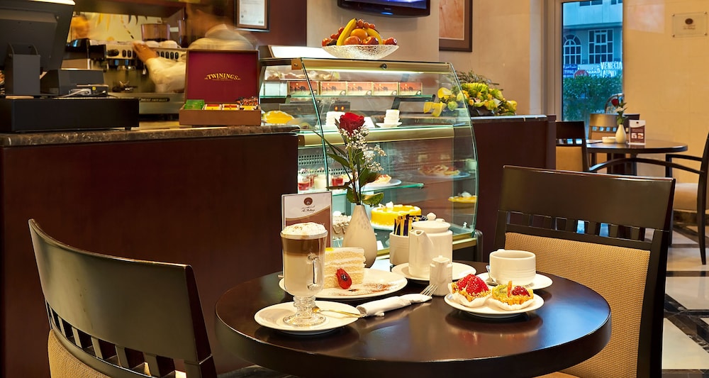 Coffee Shop
