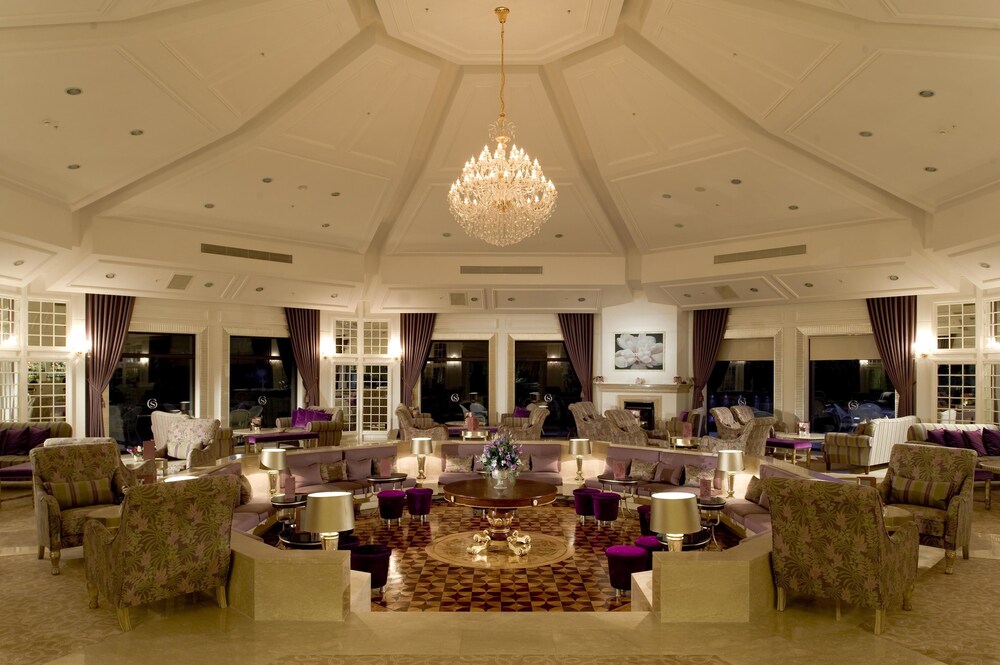 Hotel Lounge