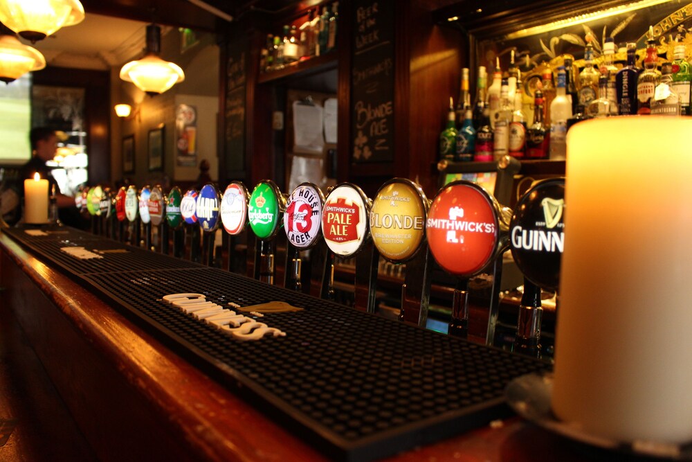 Hotel Bar