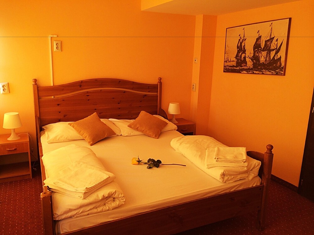 Standard Double Room - Guestroom