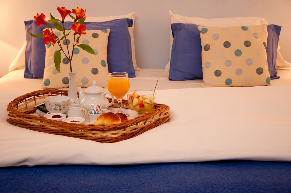 Room Service - Dining