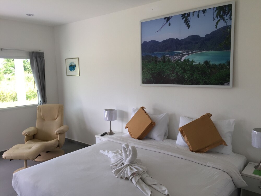 Deluxe Double Room, Garden View, Ground Floor - Guestroom