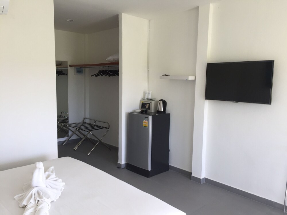 Deluxe Double Room, Garden View, Ground Floor - Guestroom