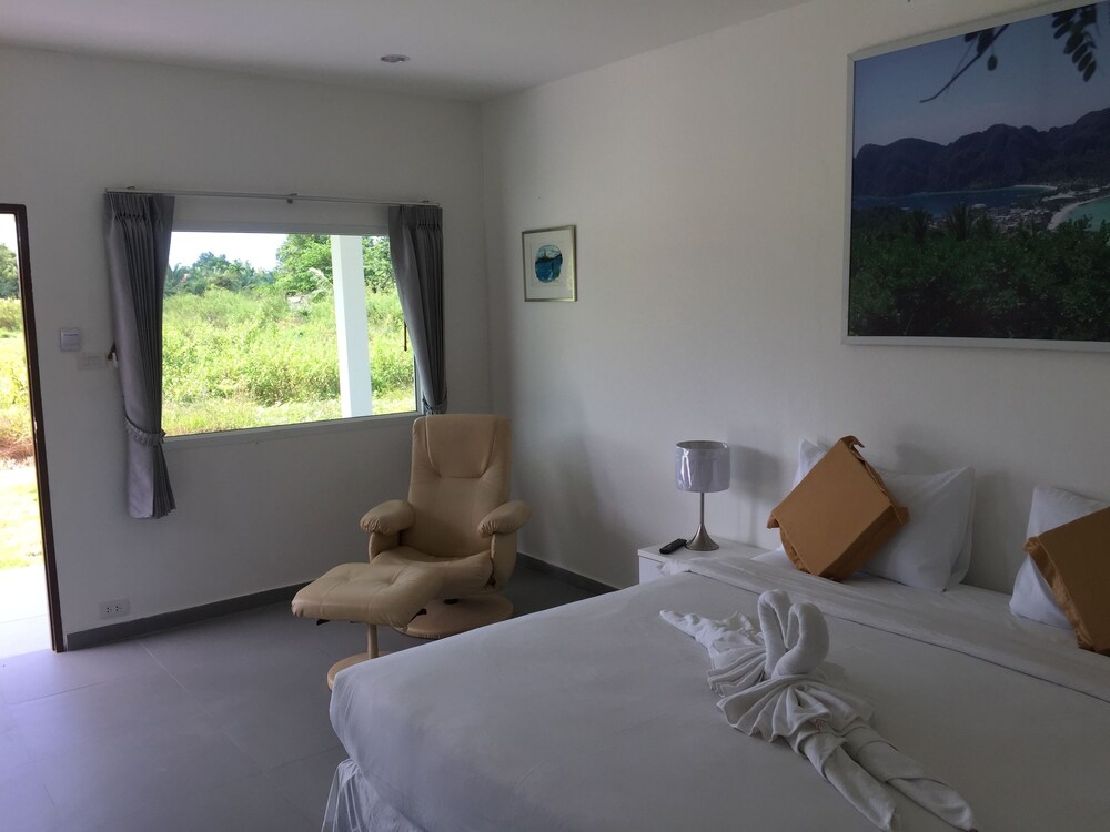 Deluxe Double Room, Garden View, Ground Floor - Guestroom