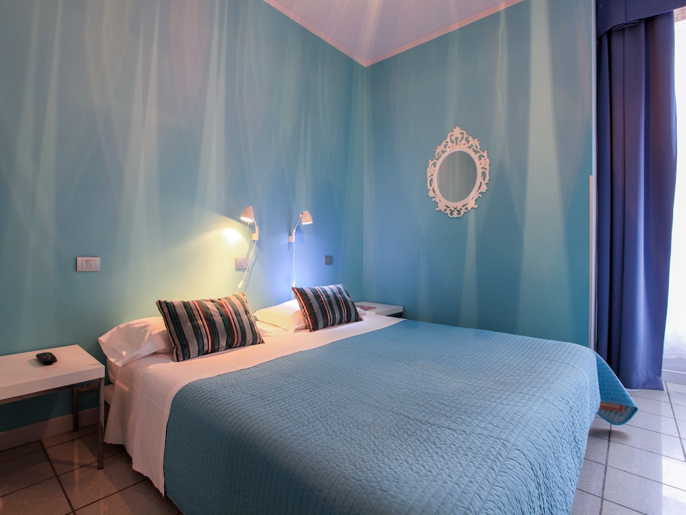 Camera Queen City View - Guestroom