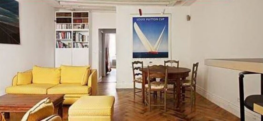 Standard Apartment, 2 Bedrooms - Living Room