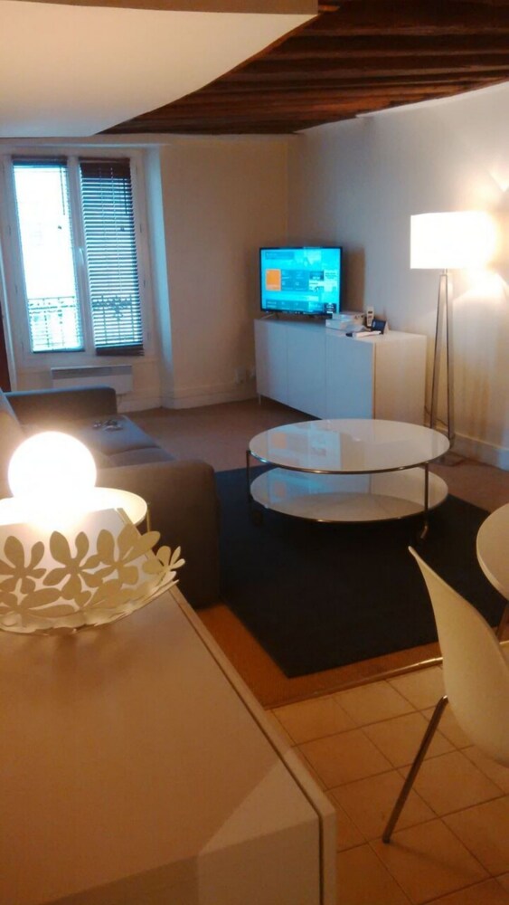 Standard Apartment, 1 Bedroom - Living Room