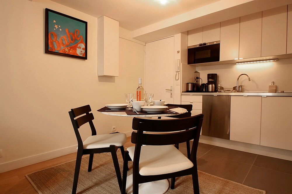 Standard Apartment, 1 Bedroom - Living Room