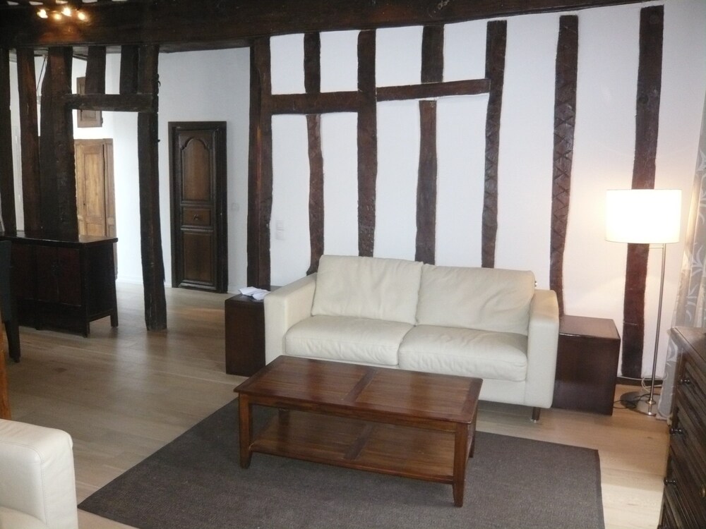 Standard Apartment, 1 Bedroom - Living Room