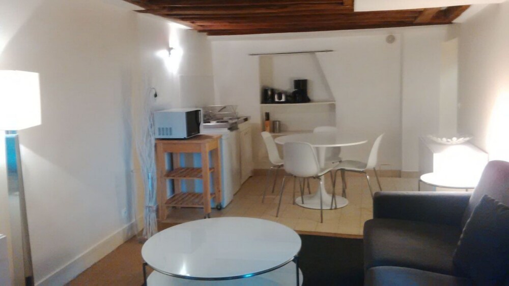 Standard Apartment, 1 Bedroom - Living Room