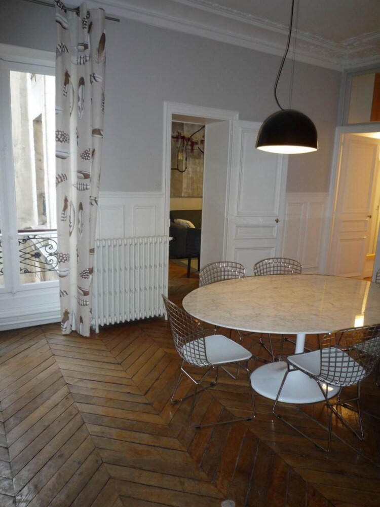 Standard Apartment, 2 Bedrooms - Living Room