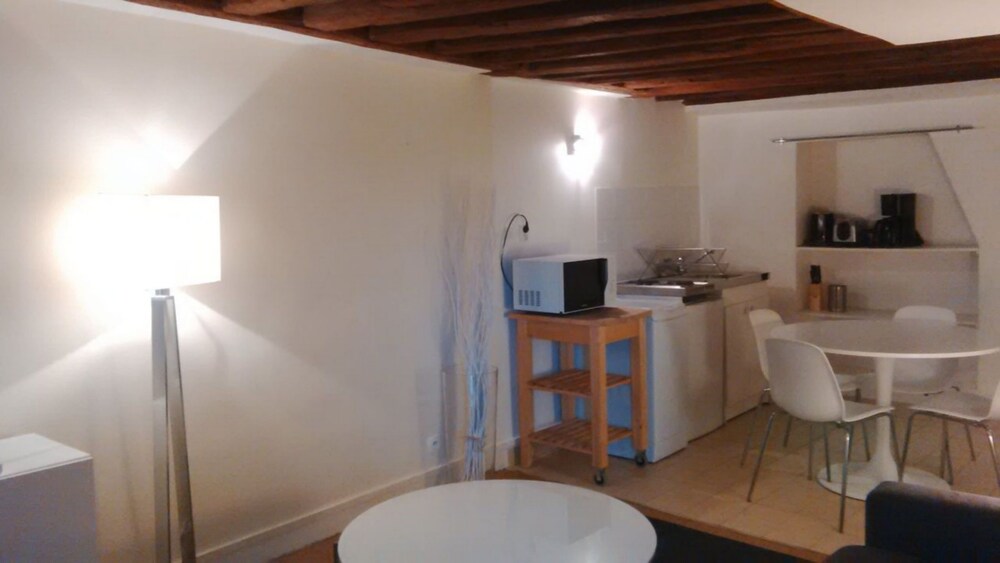 Standard Apartment, 1 Bedroom - Living Room