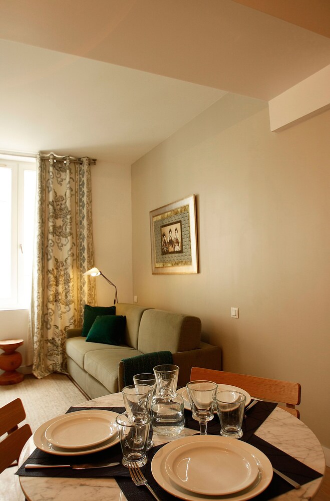 Standard Apartment, 1 Bedroom - Living Room