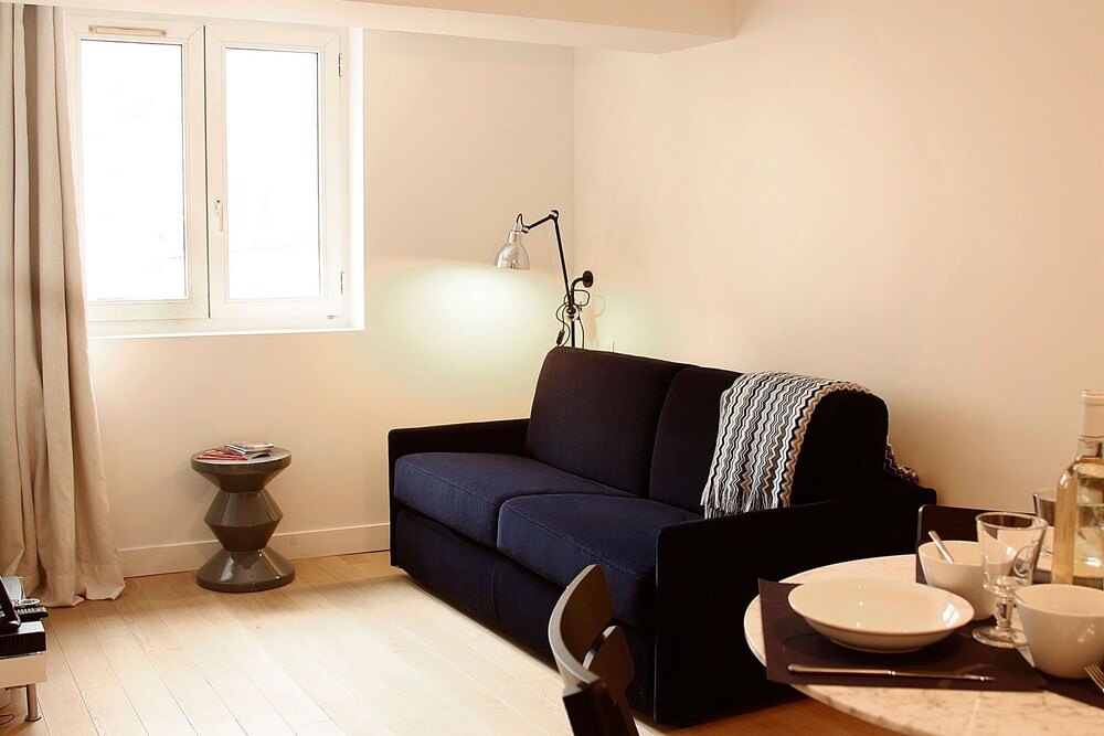 Standard Apartment, 1 Bedroom - Living Room