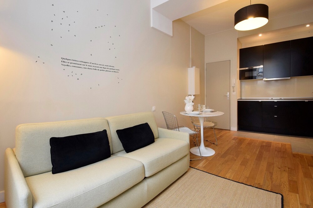 Standard Apartment, 1 Bedroom - Living Room
