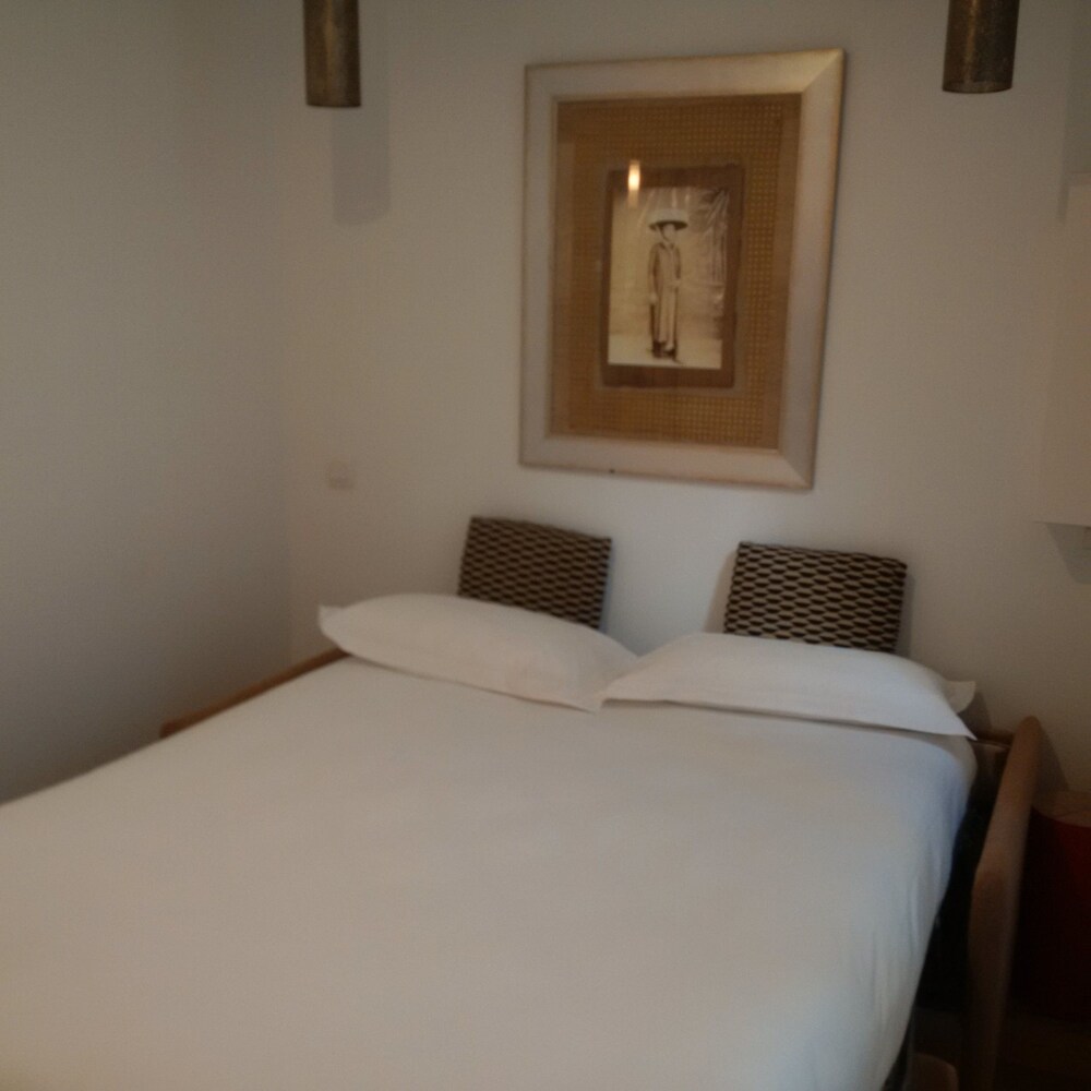 Studio - Guestroom