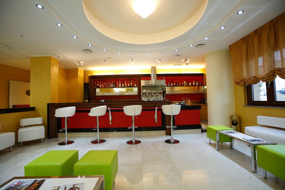 Hotel Bar