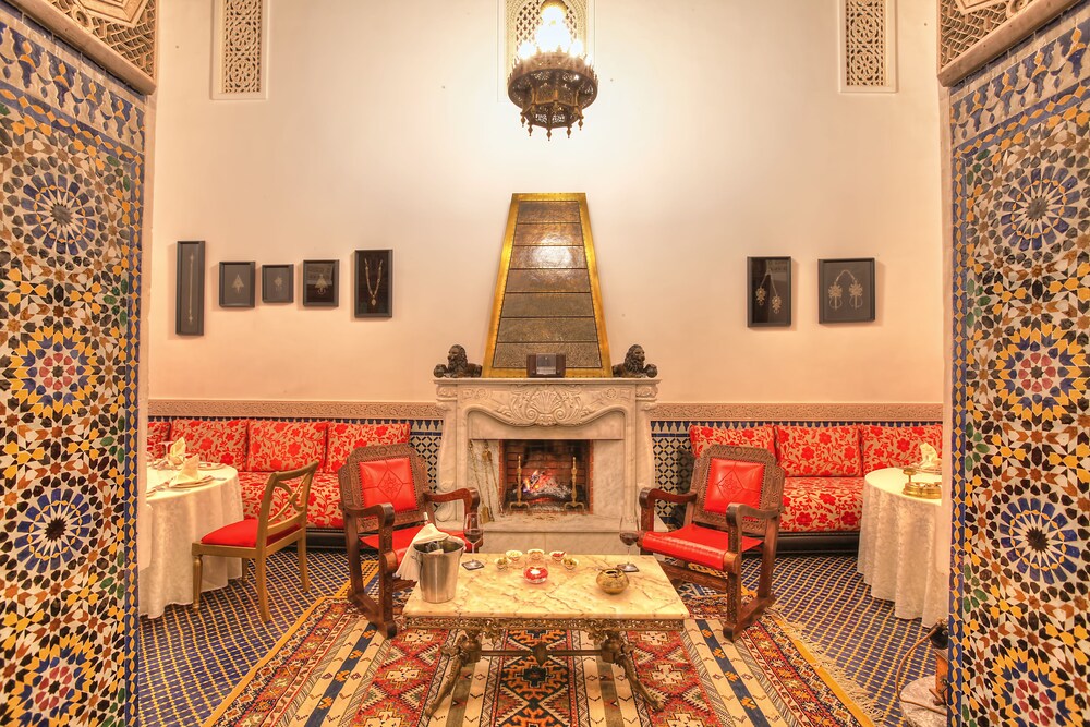 Hotel Lounge