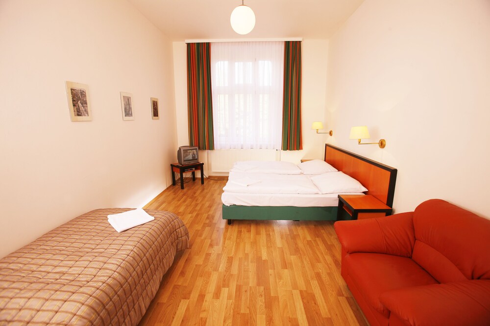 Guestroom