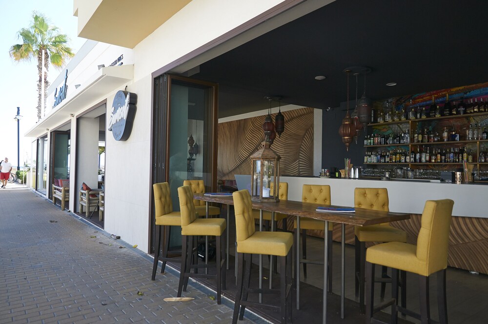Snack Bar