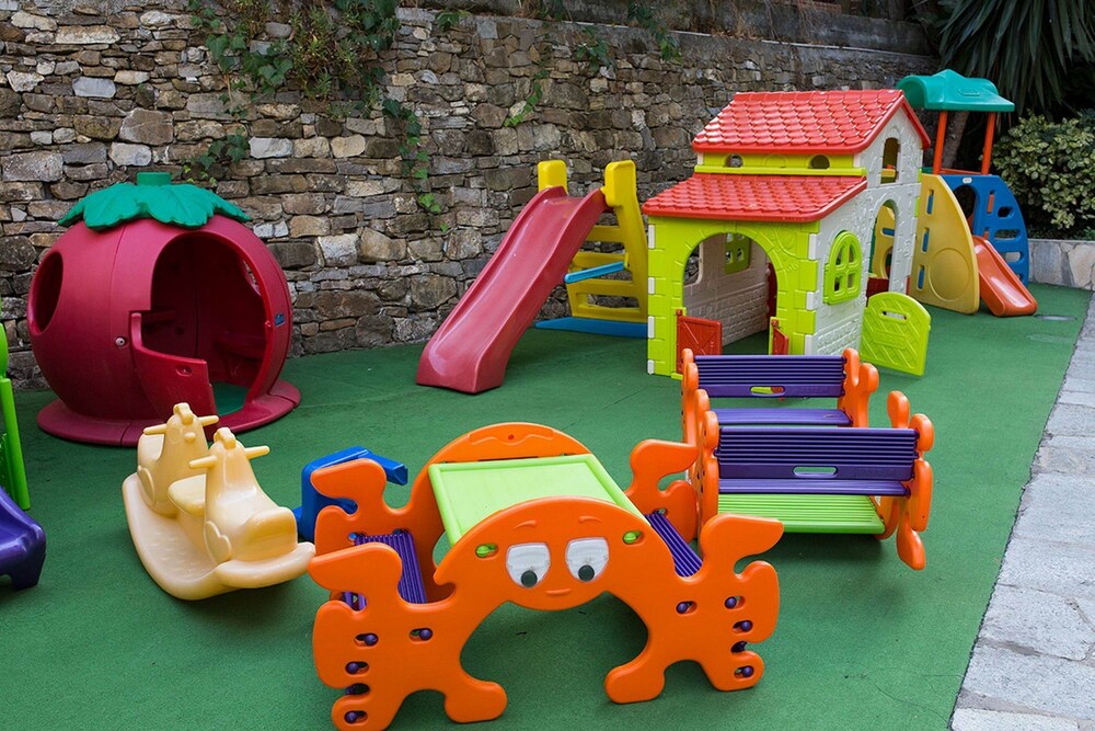 Area giochi per bambini (all'aperto)