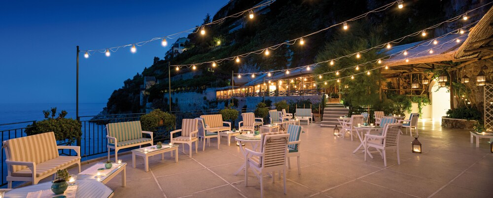 Hotel Bar