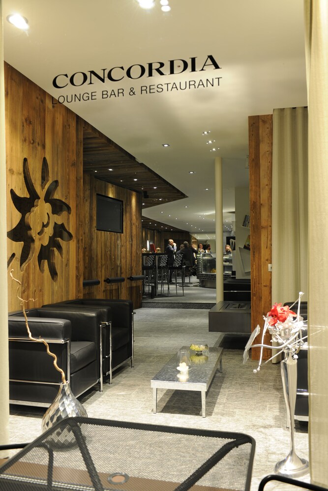 Hotel Bar