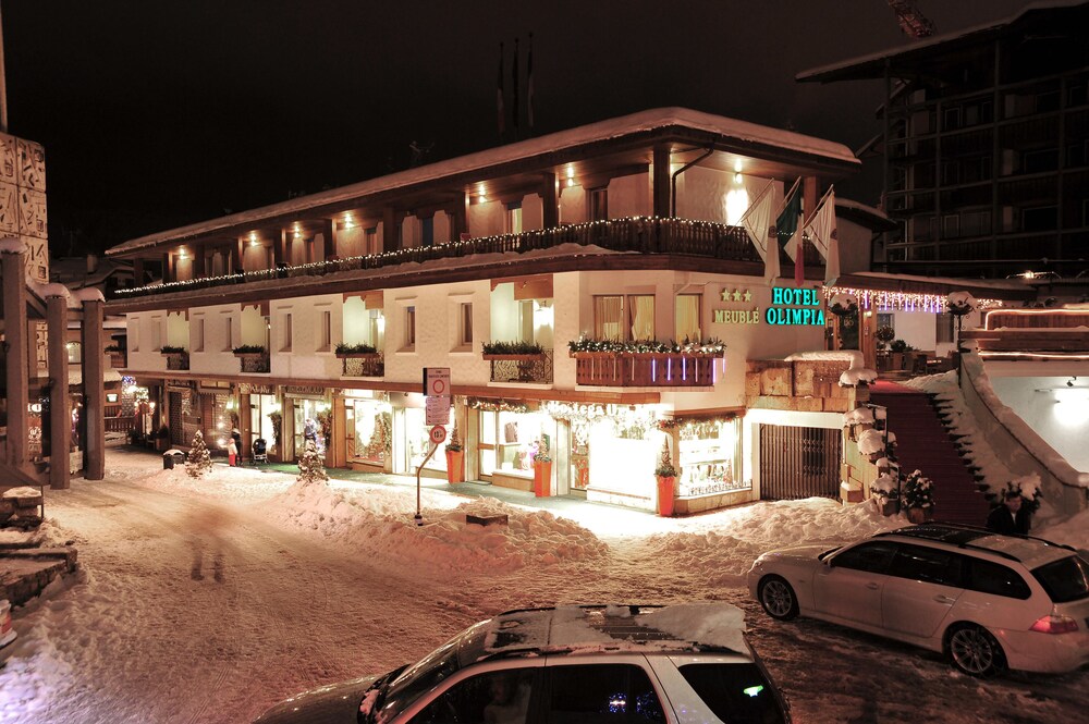 Facciata hotel (sera/notte)