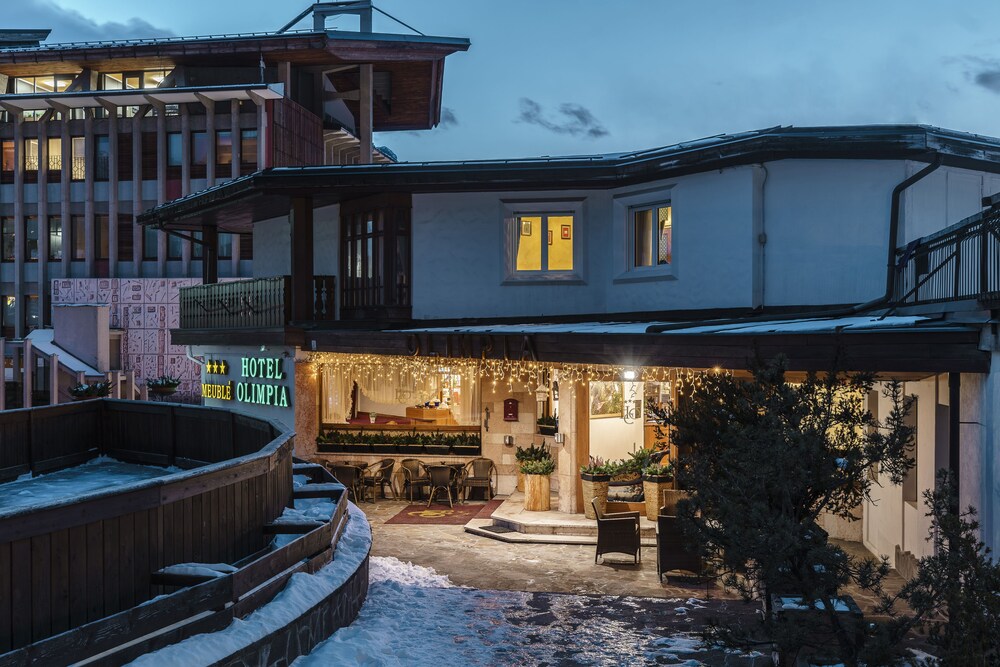 Facciata hotel (sera/notte)