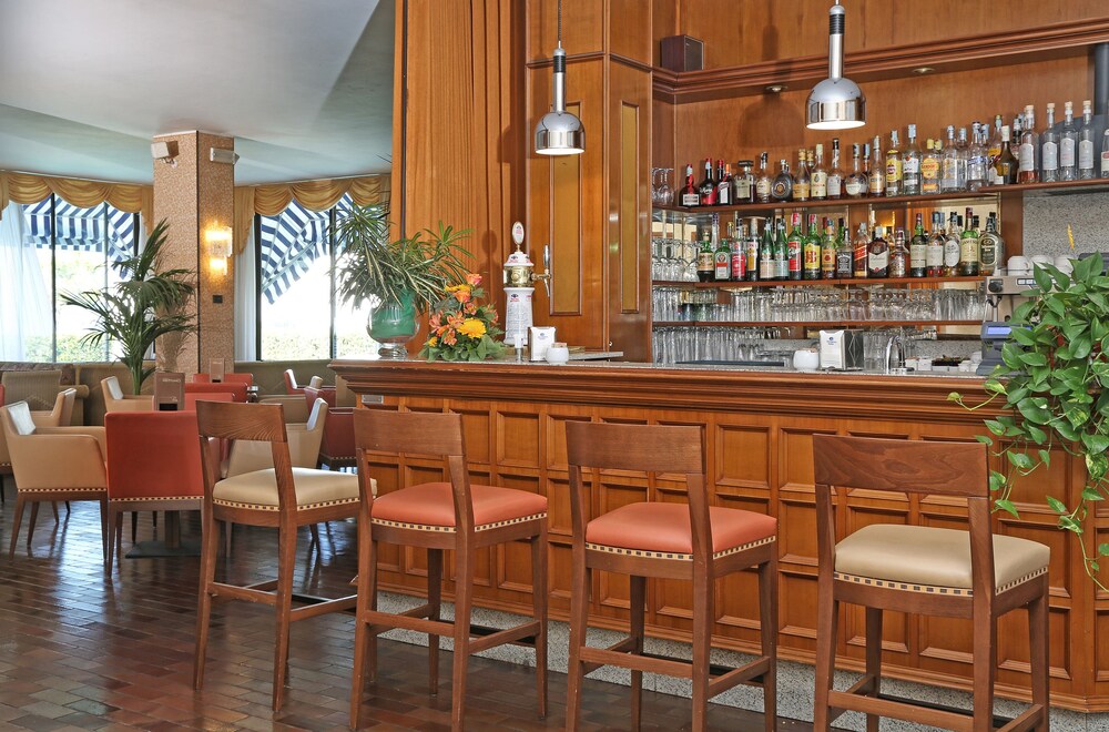 Hotel Lounge