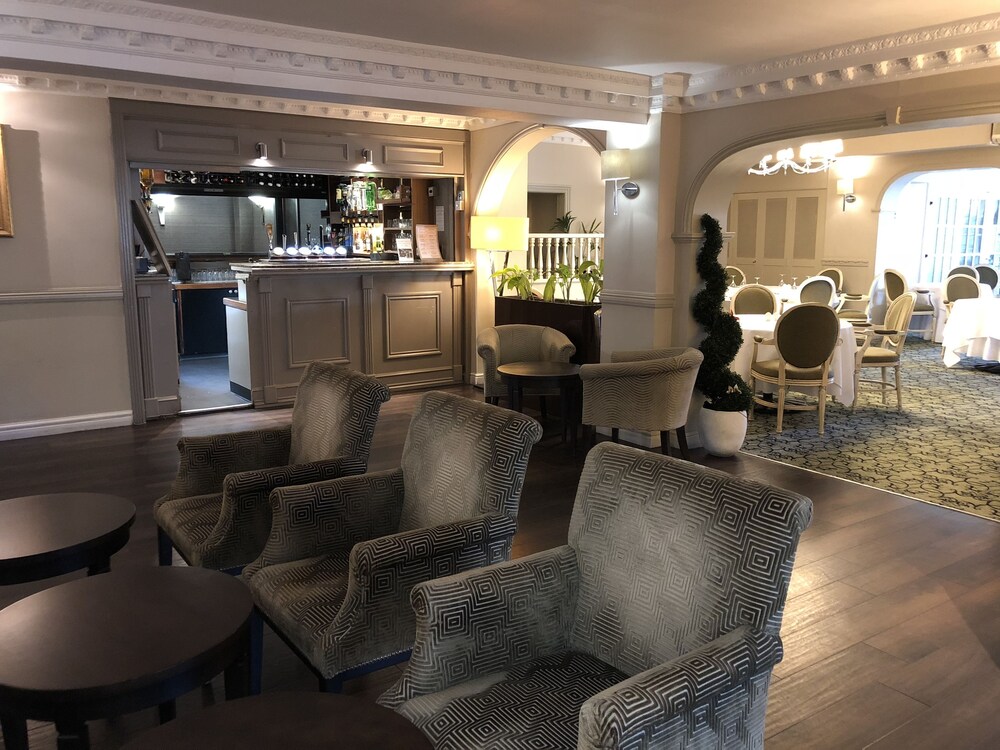 Hotel Bar