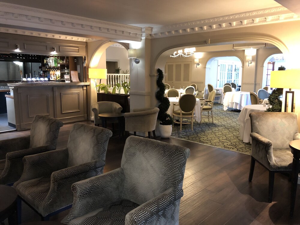Hotel Bar