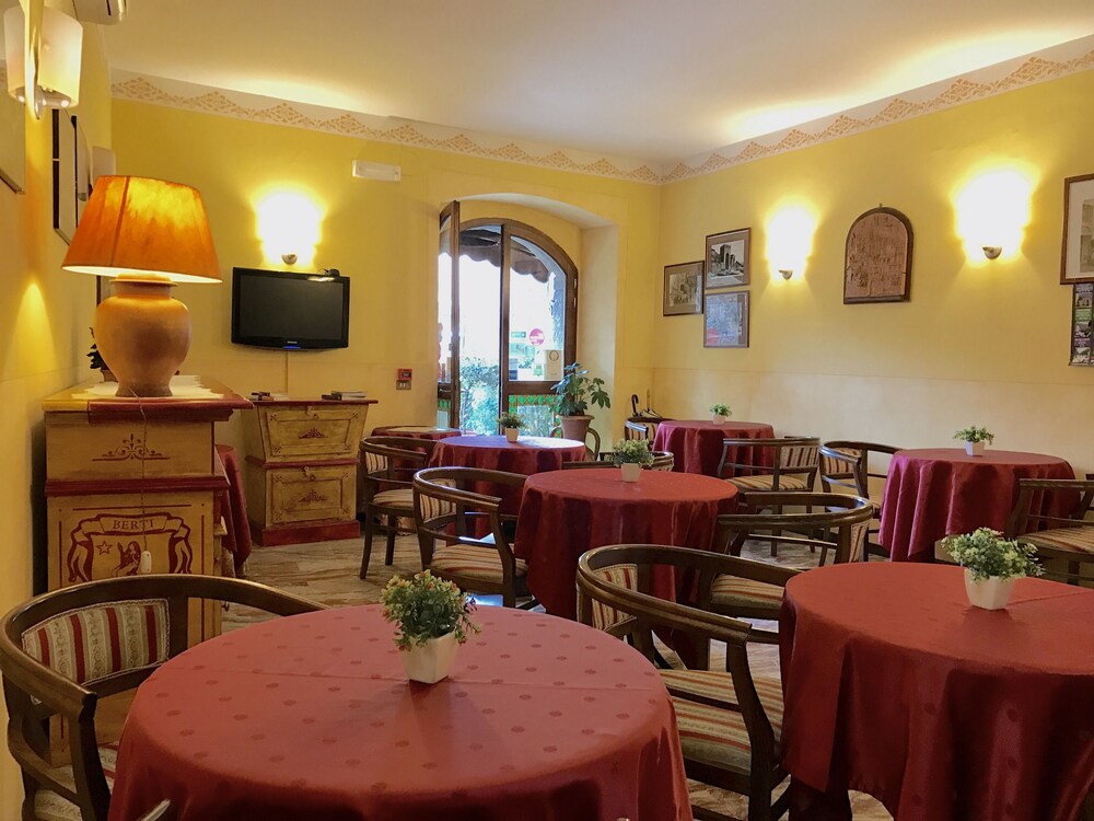 Hotel Bar