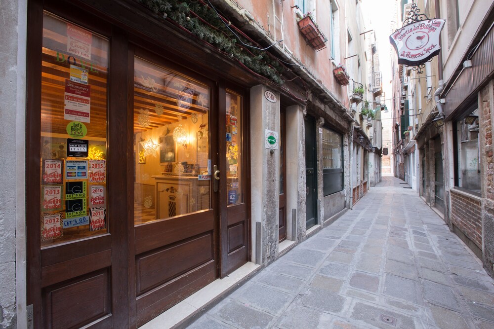 Fachada del hotel