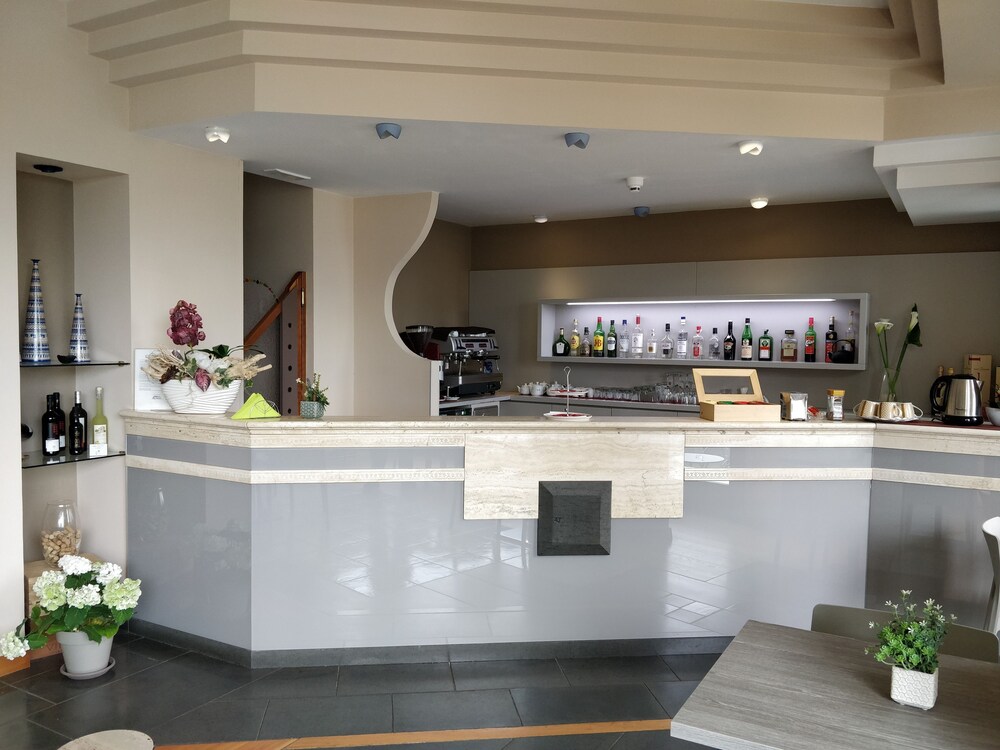 Hotel Bar