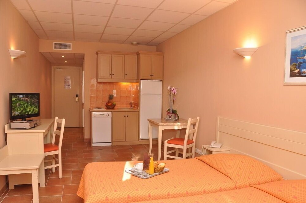 Studio - Guestroom