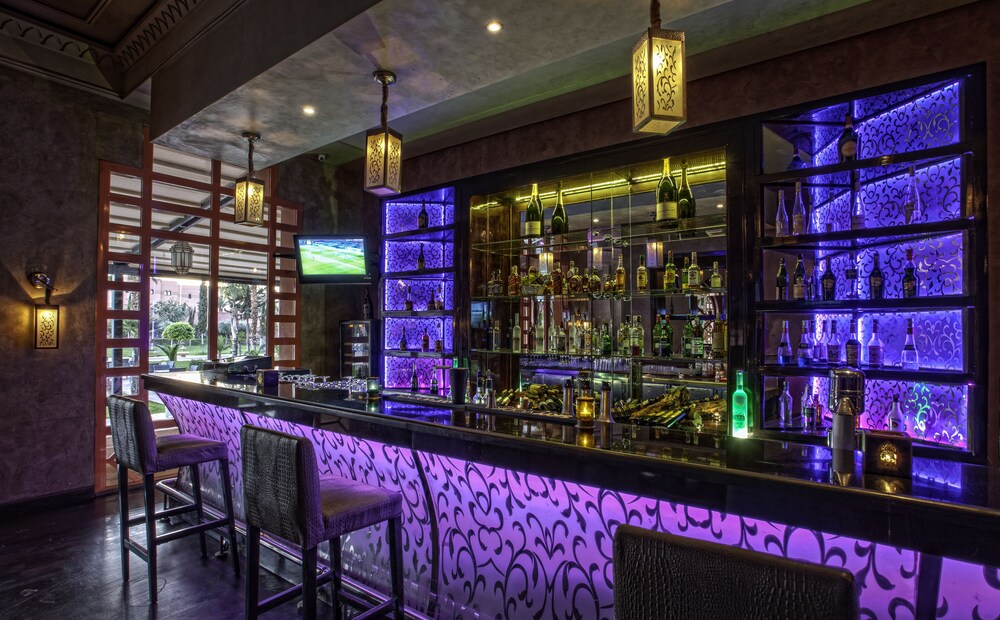 Hotel Bar